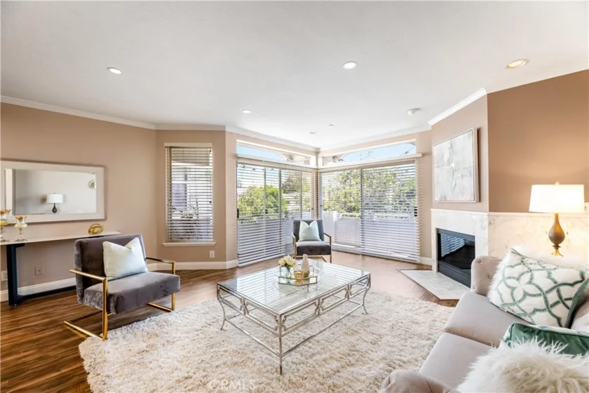 1921 Glendon Avenue #301 photo 1