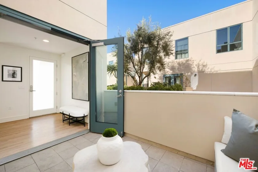 2300 Wilshire Boulevard #217 photo 14
