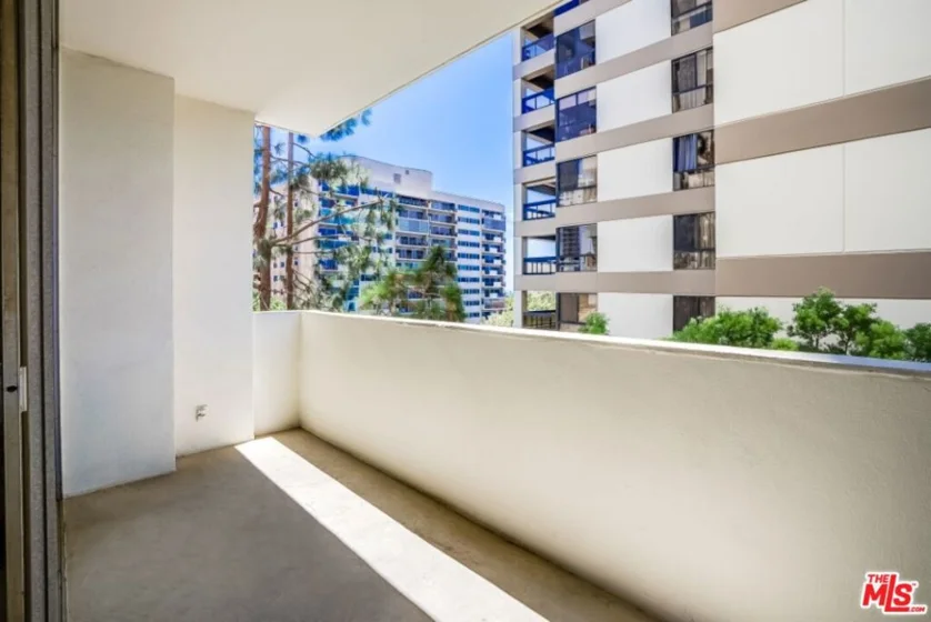 10433 Wilshire Boulevard #405 photo 16