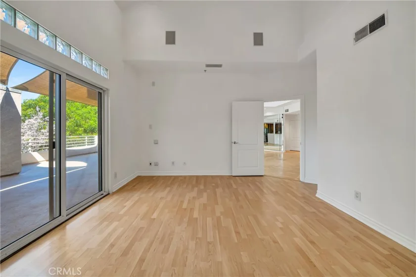 4477 Woodman Avenue #305 photo 11