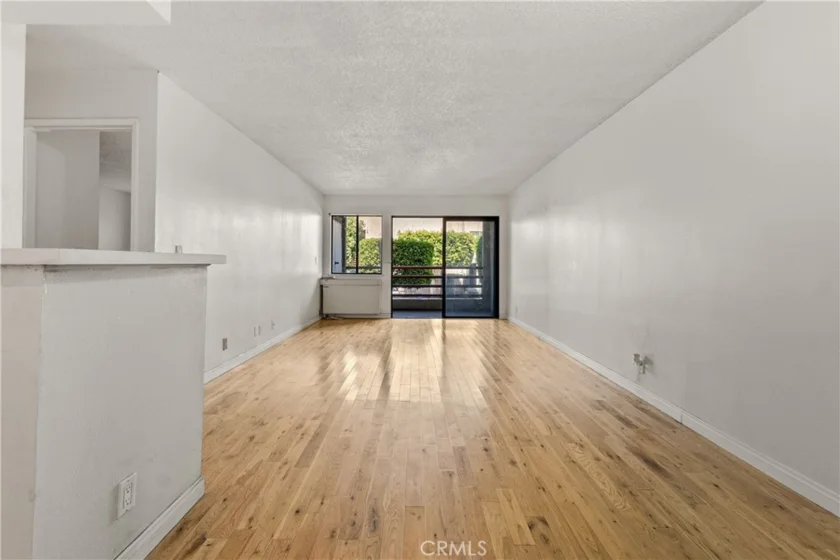 1119 Albany #106 photo 2
