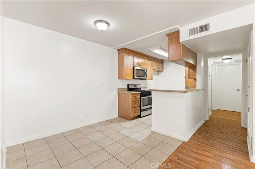 20327 Saticoy Street #102 photo 5