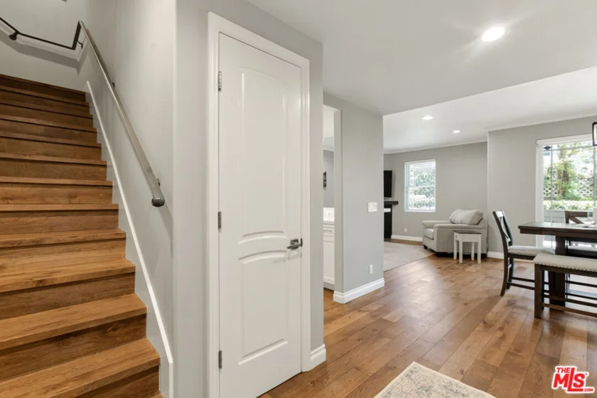 1426 N Laurel Avenue #110 photo 17