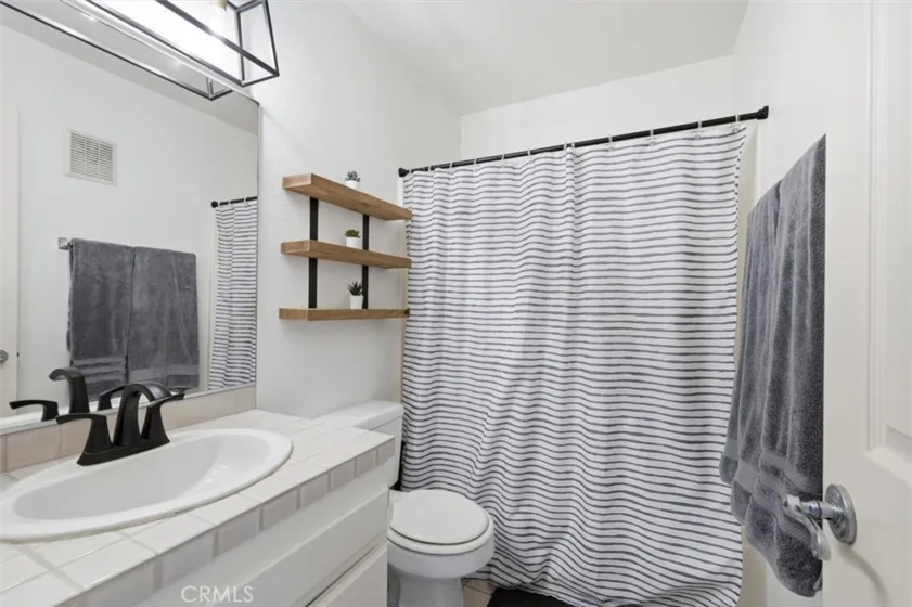 1355 Loma Avenue #310 photo 21