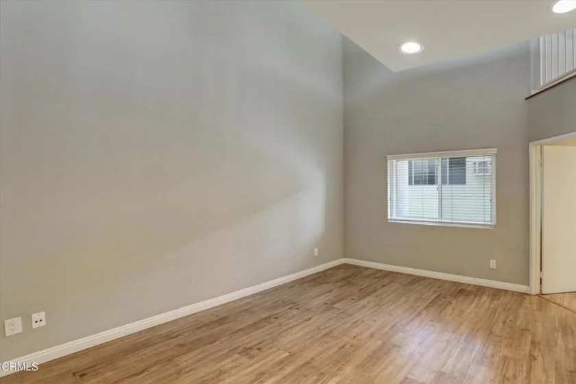 719 E Tujunga #D photo 29