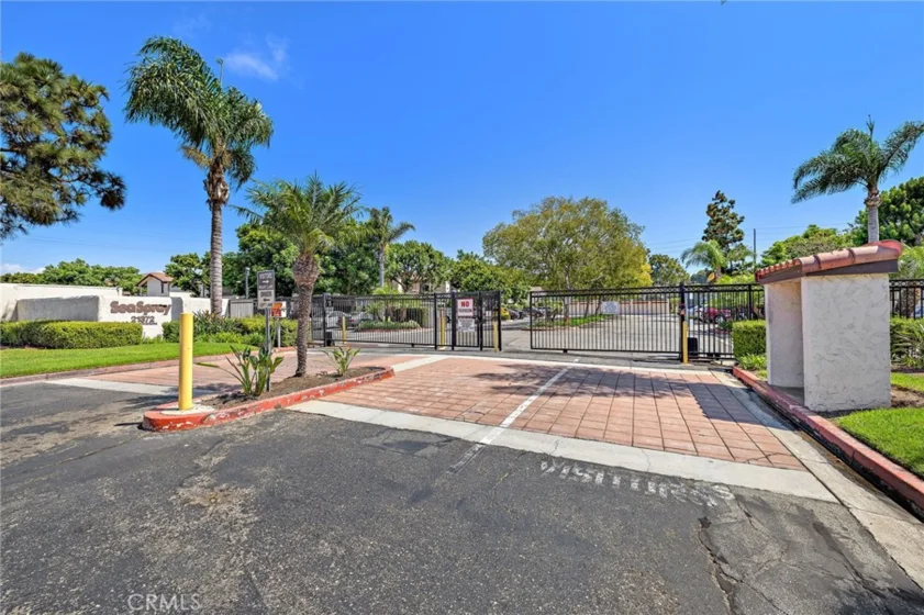 21372 Brookhurst #625 photo 1