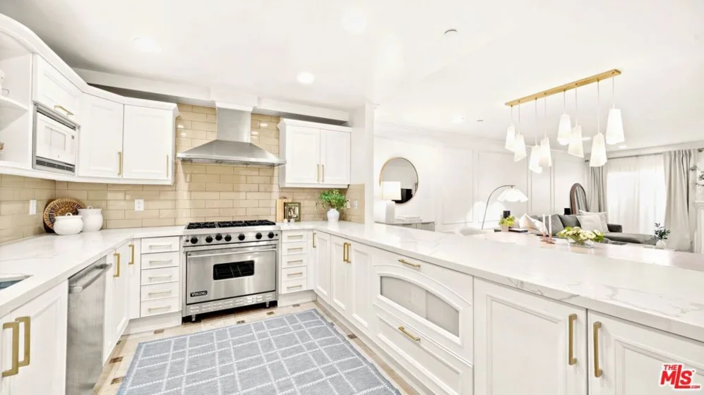 1828 Glendon Avenue #301 photo 1