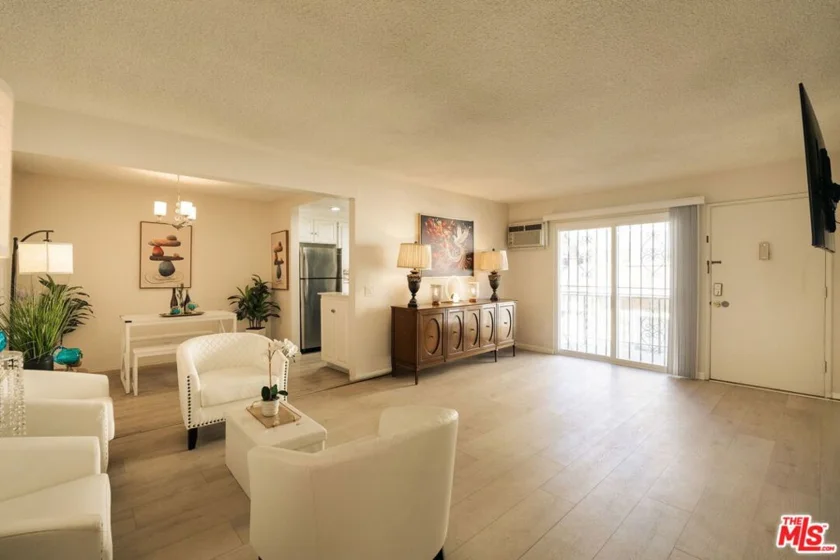 1754 N Kenmore Avenue #202 photo 10