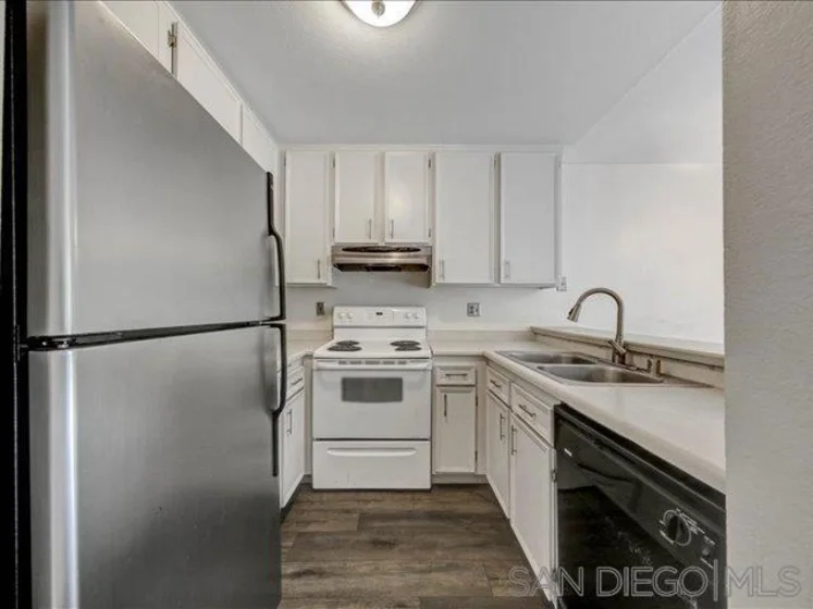 1124 Eureka Street #16 photo 27