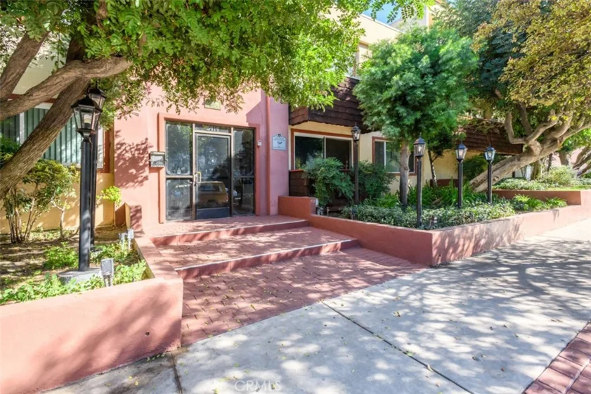 5414 Newcastle photo 1