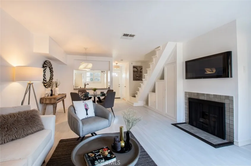 11127 Hesby Street #5 photo 1