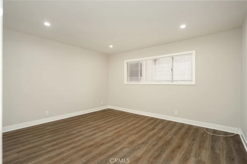 5320 Zelzah Avenue #201 photo 12