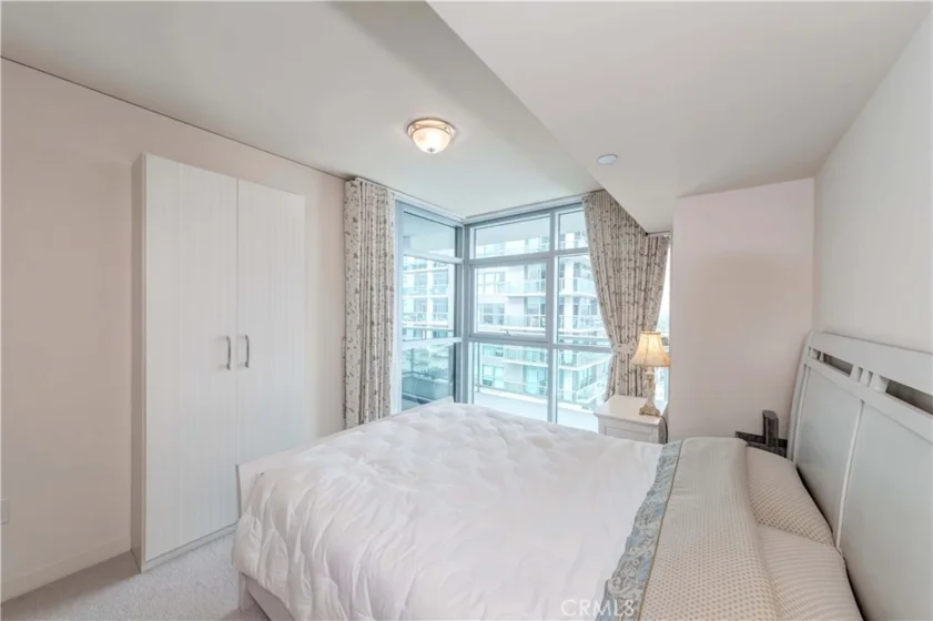 13650 Marina Pointe Drive #1506 photo 19