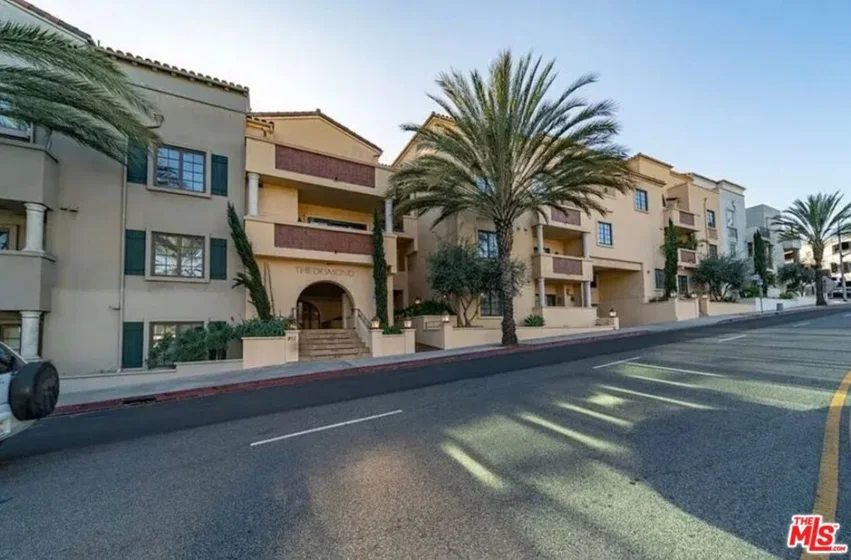 851 N San Vicente Boulevard #309 photo 27