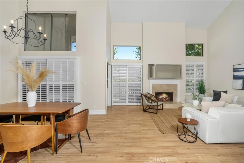 16022 Moorpark Street #301 photo 1