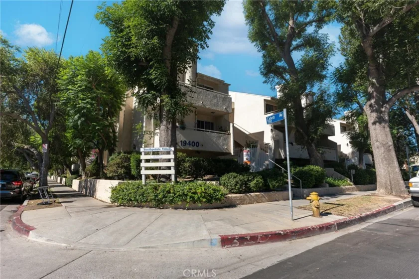 19400 Wyandotte Street #40 photo 1
