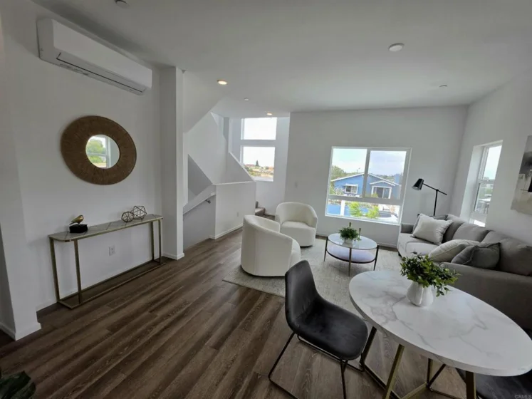 4954 Ocean View Boulevard photo 3
