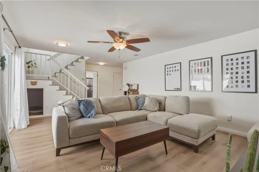 17221 Roscoe #11 photo 5
