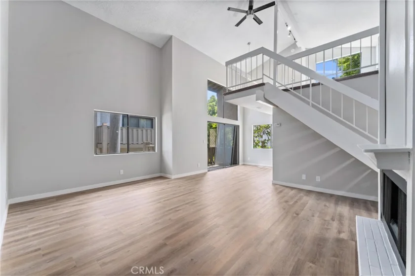 18433 Hatteras Street #506 photo 1