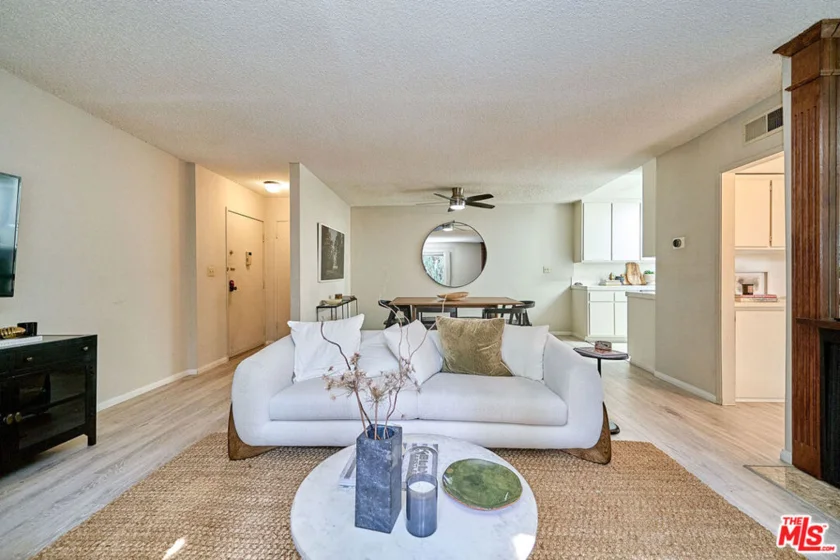 5437 Corteen Place #212 photo 37
