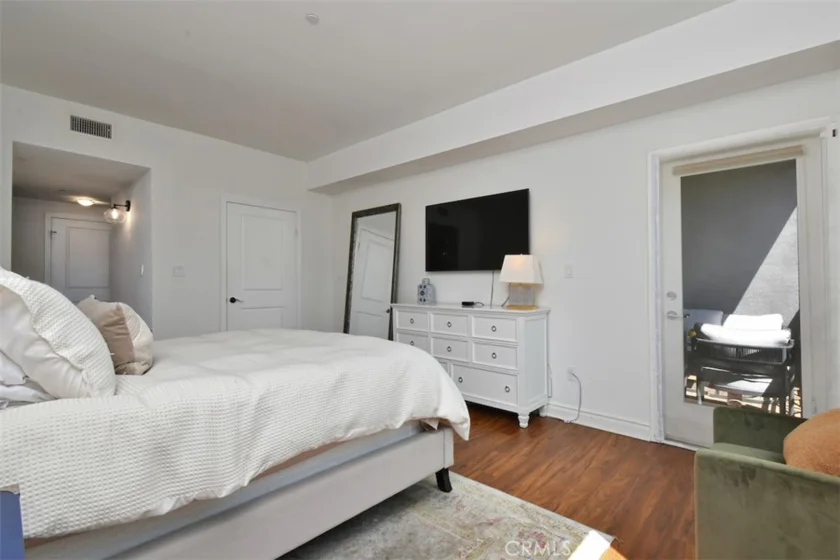 4424 Whitsett Avenue #107 photo 45
