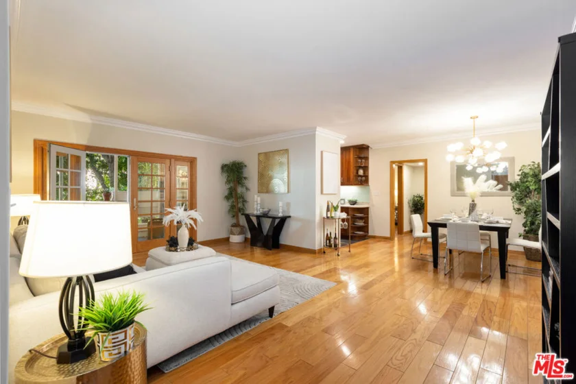 8550 Holloway Drive #201 photo 1