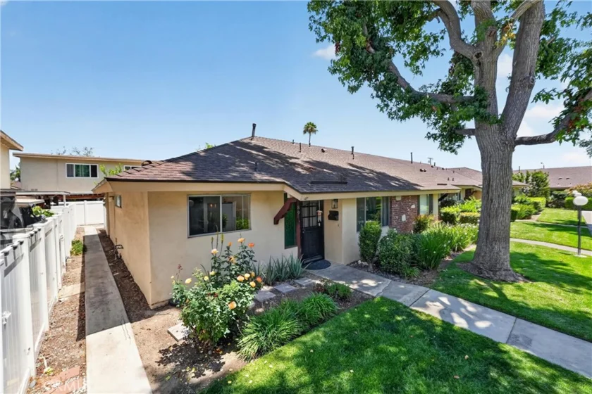 1921 N Sherry #89 photo 2