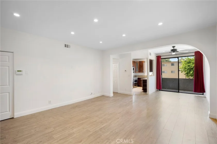 7211 Cozycroft Avenue #16 photo 5