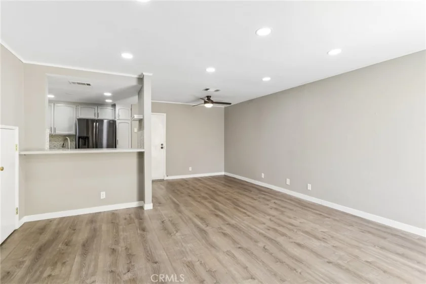 9600 Sylmar Avenue #19 photo 11