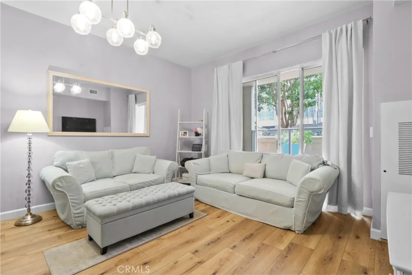 488 E Ocean Boulevard #105 photo 2
