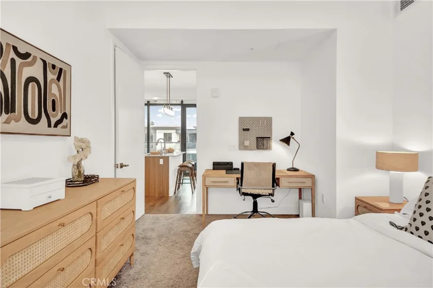 709 E Walnut Street #415 photo 7