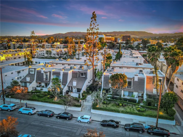 18360 Collins #L photo 38