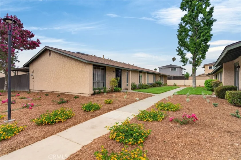 6377 La Mirada Way photo 2