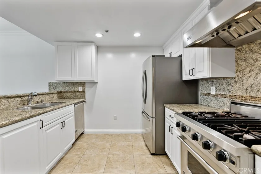 908 S Ardmore Avenue #304 photo 31