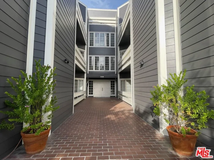 1840 Veteran Avenue #106 photo 4