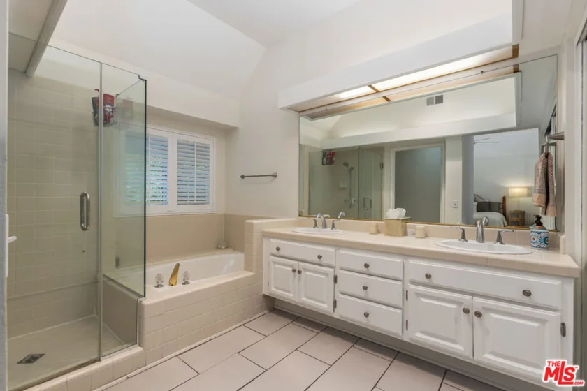 20950 Oxnard Street #10 photo 20
