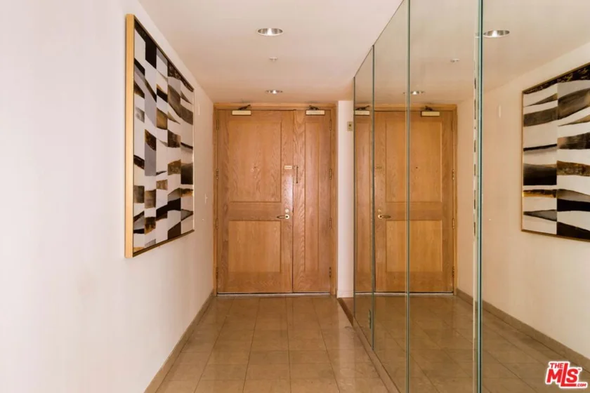 10520 Wilshire Boulevard #303 photo 12