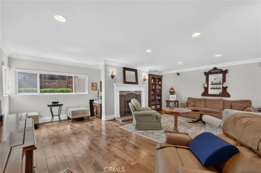 610 S Orange Grove Boulevard #5 photo 5