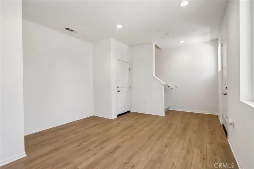 5876 Linden Ave Avenue #7 photo 7