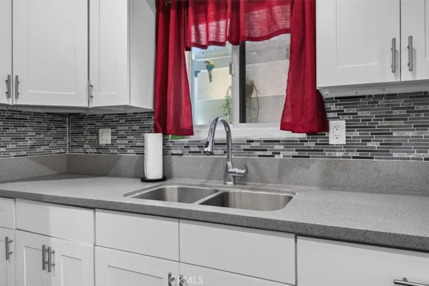 8788 Valley View #C photo 12