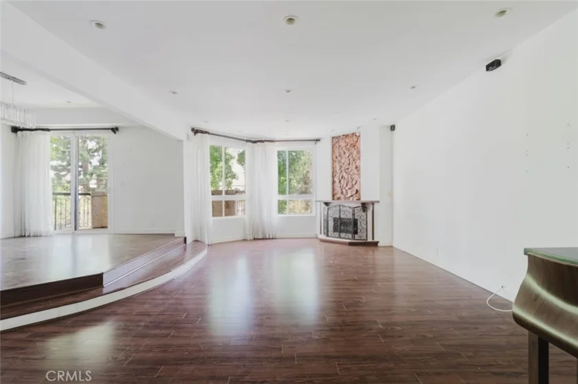 5333 Zelzah Avenue #203 photo 3