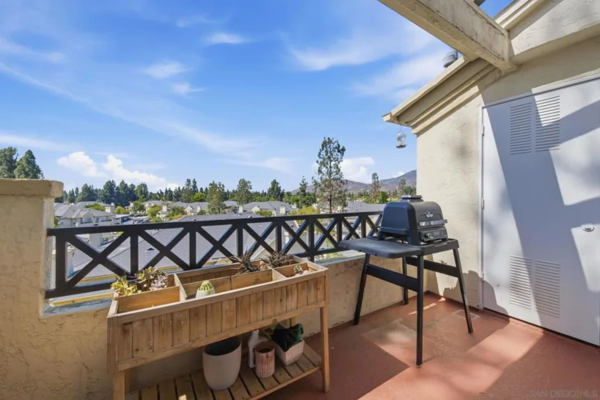 2055 Lakeridge #301 photo 30