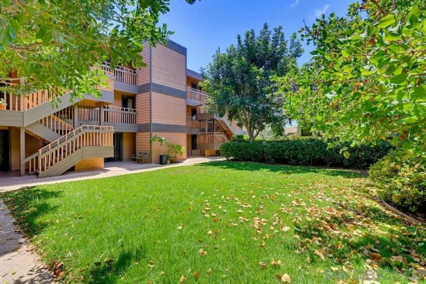 2942 Lawrence Street photo 56