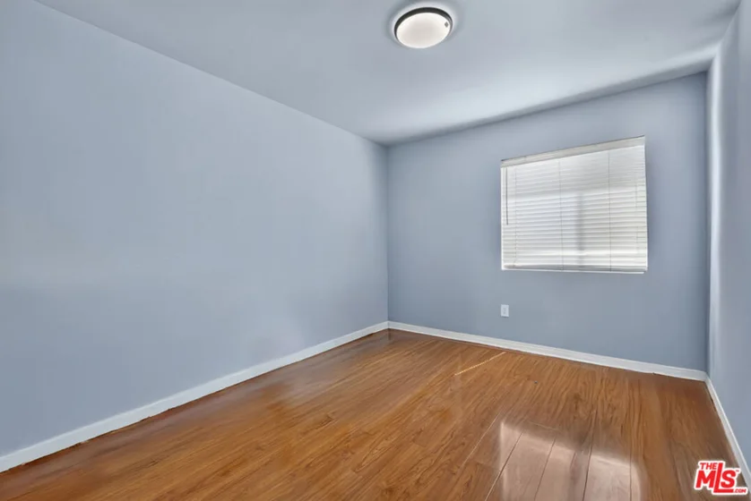 14618 Gilmore Street #4 photo 6