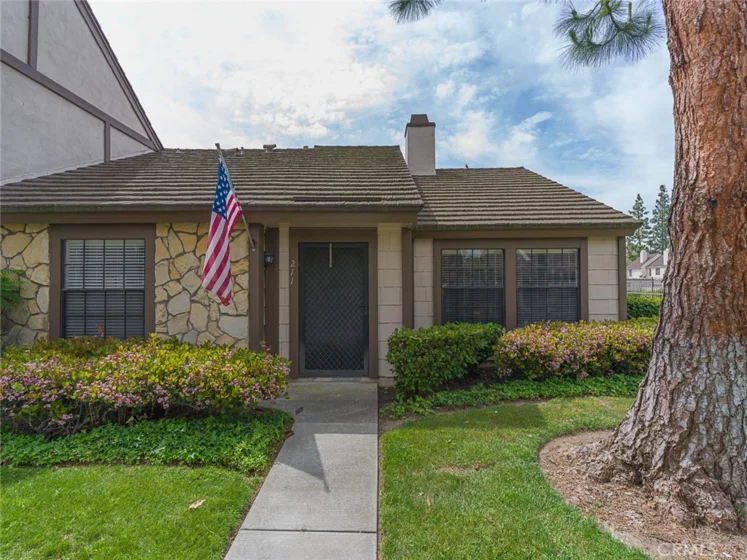211 Kensington Lane photo 1