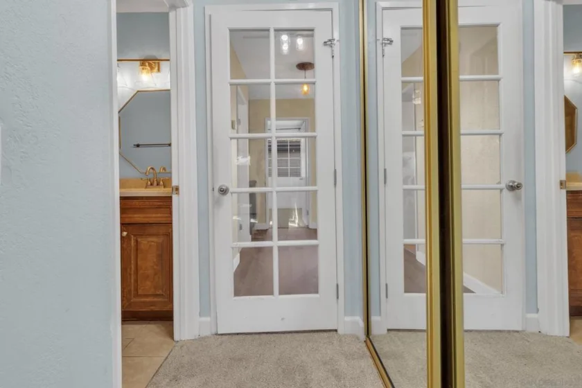 422 Devonshire Gln photo 13