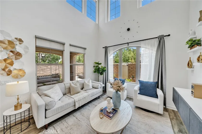182 Finch photo 14