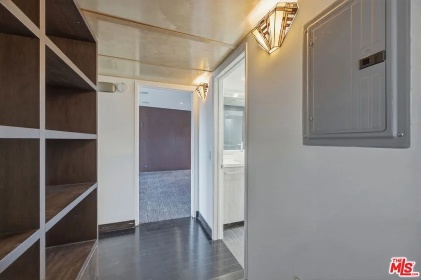 1121 N Olive Drive #302 photo 28