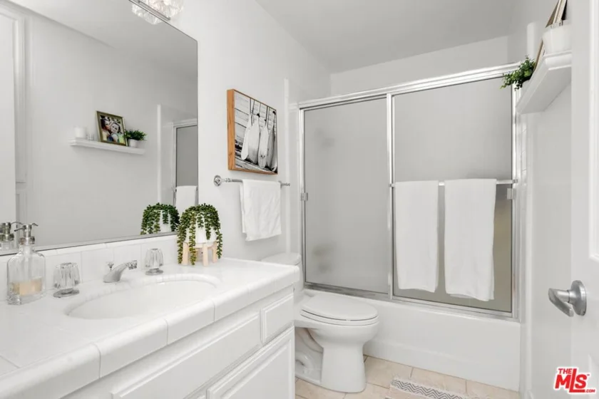 4338 Redwood Avenue #B213 photo 13