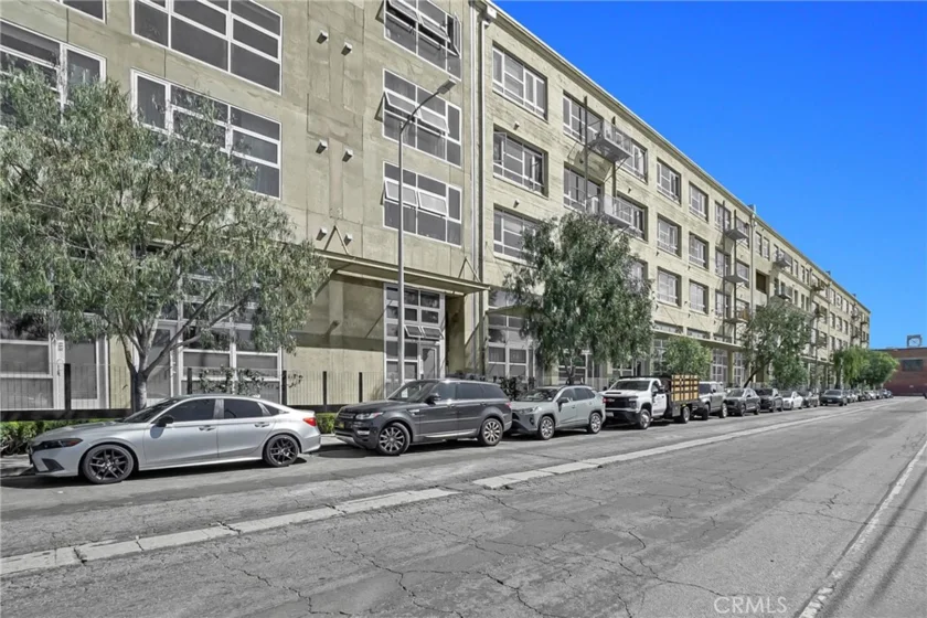 530 S Hewitt Street #146 photo 2